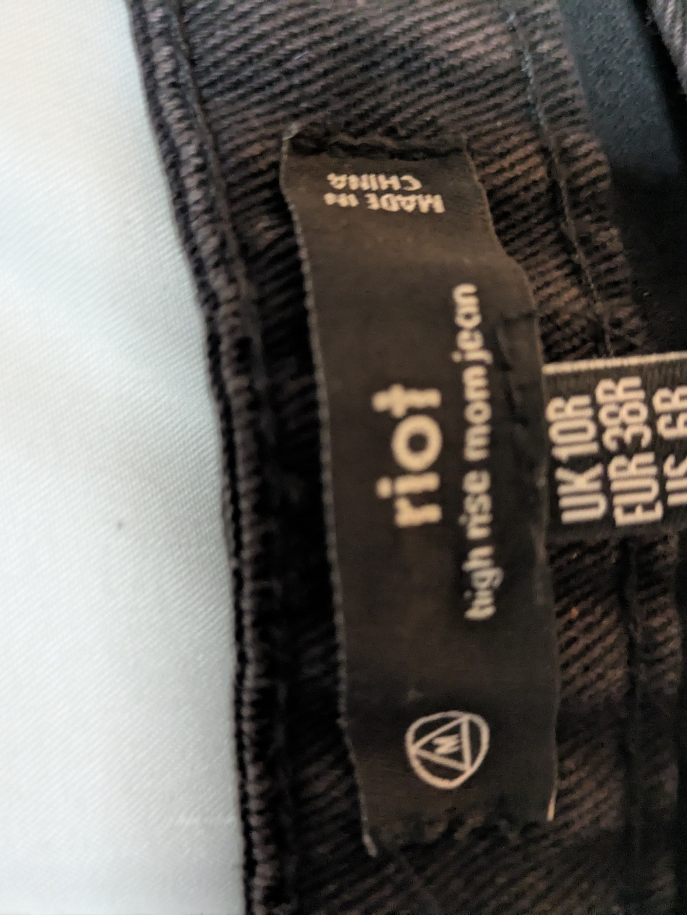 MISSGUIDED High Rise Mom Jean - Picture 3 of 3